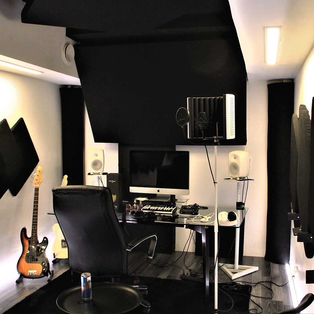 Studio memberships in professionally geared studios